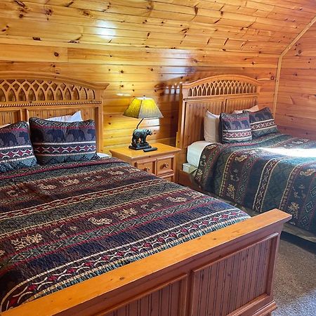 Black Bear Hideaway Cabin 蓋特林堡 外观 照片