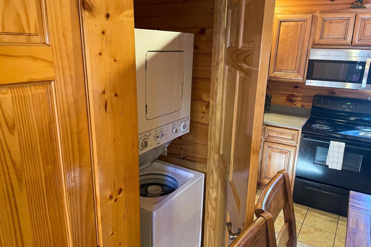Black Bear Hideaway Cabin 蓋特林堡 外观 照片