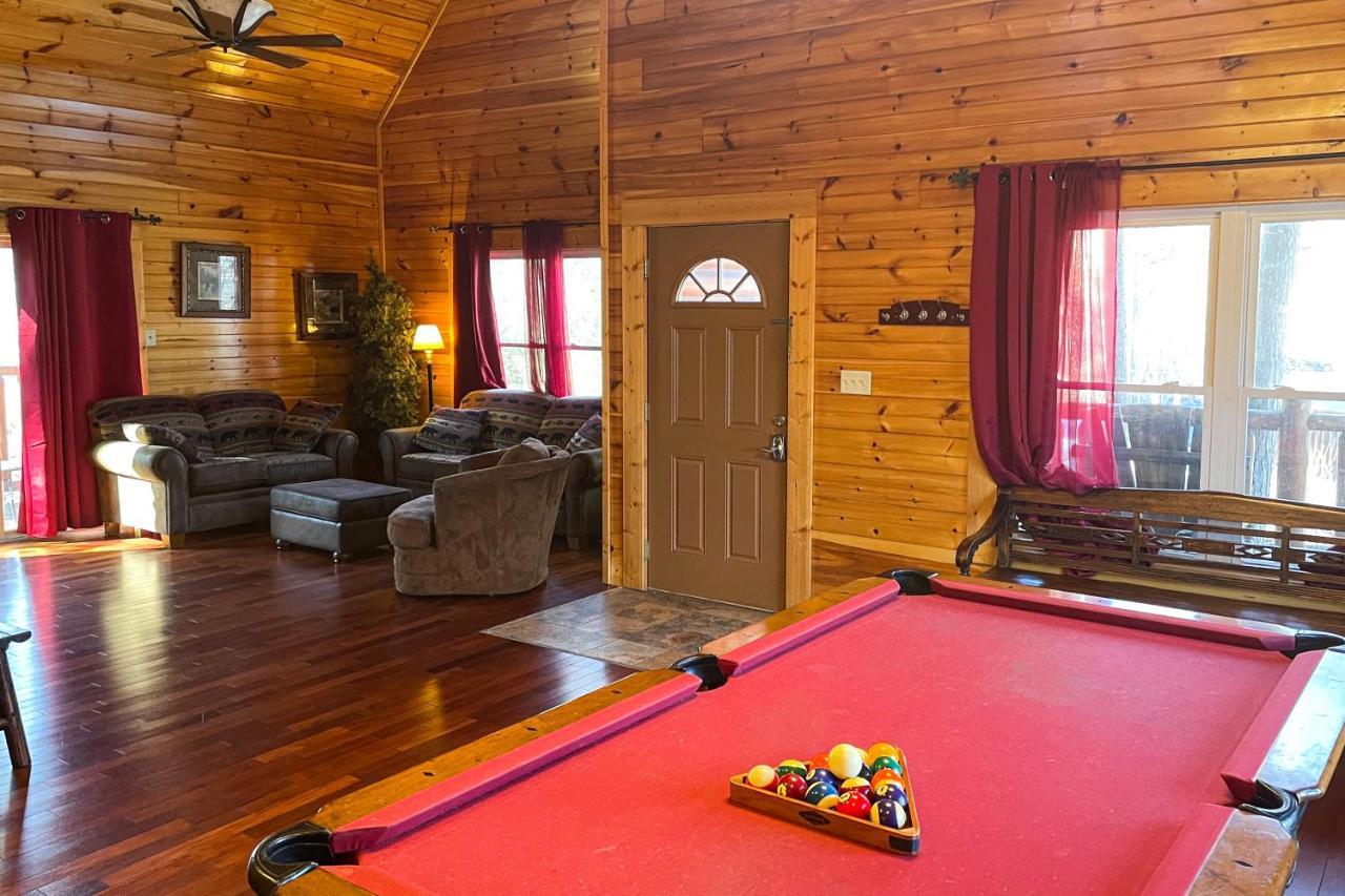 Black Bear Hideaway Cabin 蓋特林堡 外观 照片