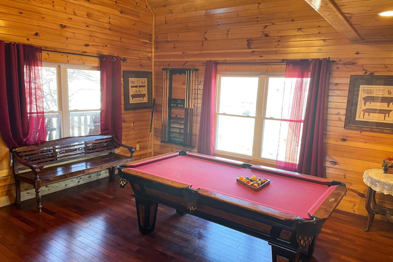 Black Bear Hideaway Cabin 蓋特林堡 外观 照片