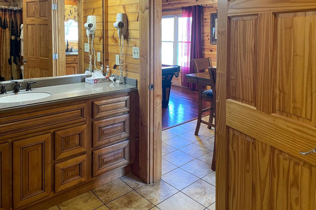 Black Bear Hideaway Cabin 蓋特林堡 外观 照片