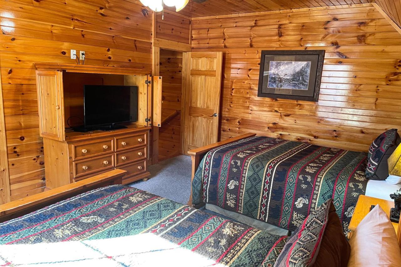 Black Bear Hideaway Cabin 蓋特林堡 外观 照片